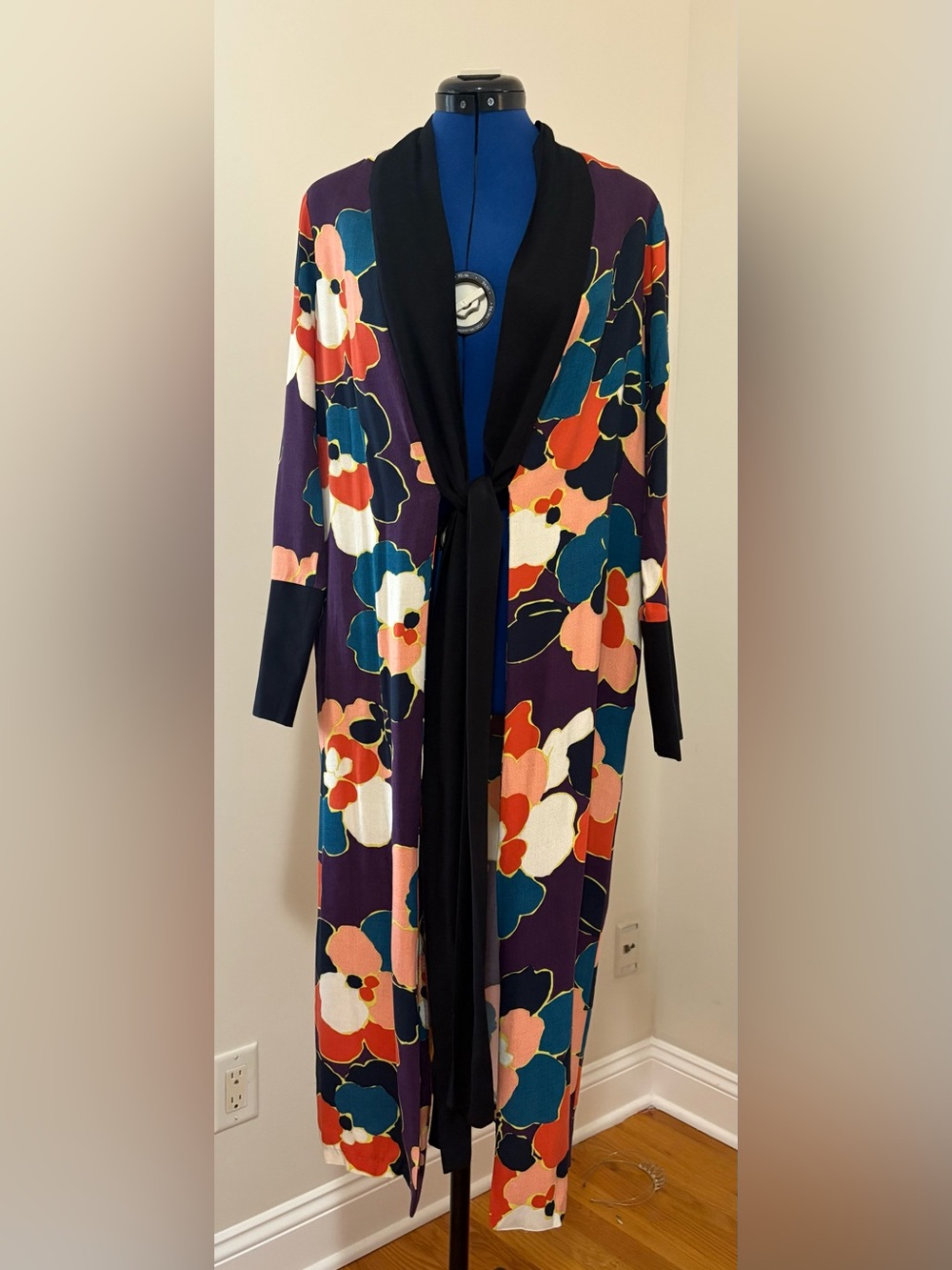 Floral Kimono Style Duster/Jacket with Contrast Trim BCBGeneration - Picture 2 of 10